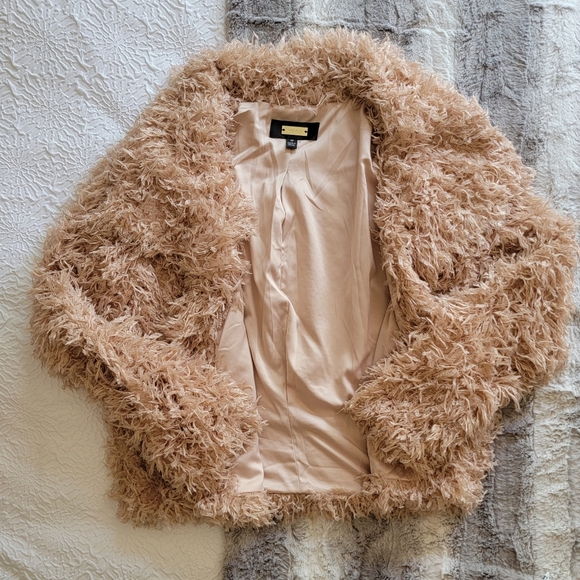 Greylin Pamela Faux Fur Feathery Jacket size Medium - Picture 2 of 10
